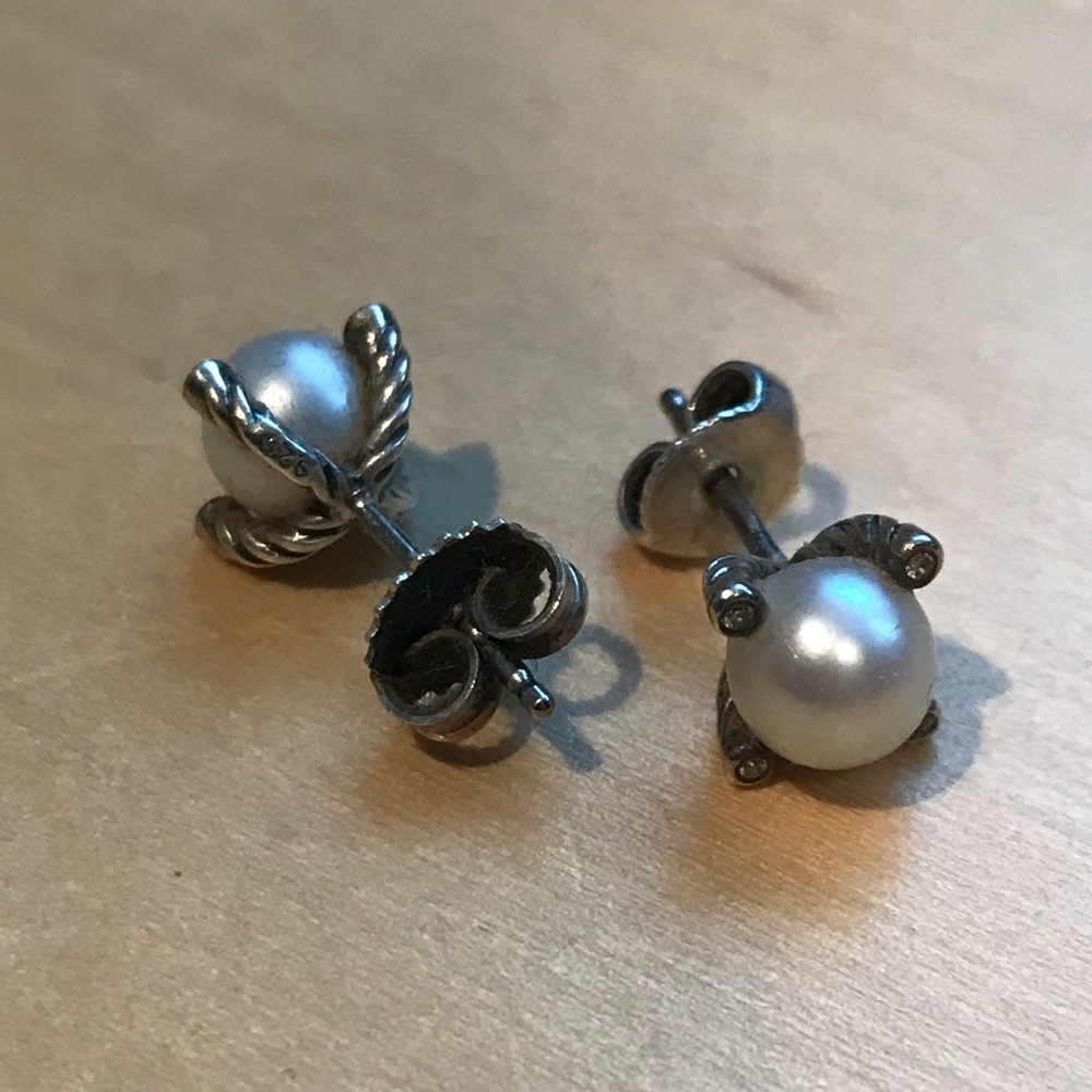 100% Auth David Yurman Pearl & Diamond Earrings